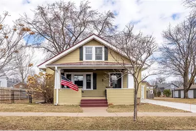 428 W Cedar Street, Chippewa Falls, WI 54729 - Photo 1