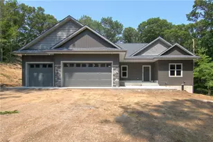 1907 Deepwood Ct, Eau Claire, WI 54703 - Photo 1