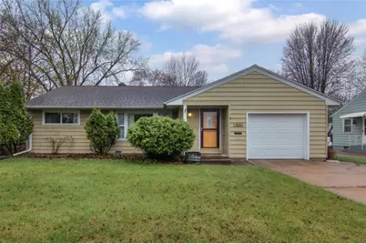 2015 Valmont Avenue, Eau Claire, WI 54701 - Photo 1