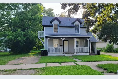 913 8th Street #1 &amp; 2, Menomonie, WI 54751 - Photo 1