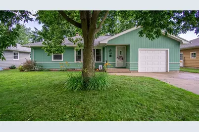 609 E Polk Avenue, Eau Claire, WI 54701 - Photo 1