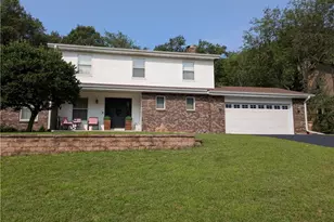 928 Thompson Dr, Altoona, WI 54720 - Photo 1