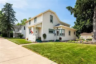 118 W Birch St, Chippewa Falls, WI 54729 - Photo 1