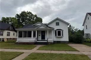 527 Broadway St, Eau Claire, WI 54701 - Photo 1