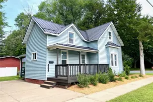 921 14th Ave, Menomonie, WI 54751 - Photo 1