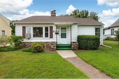 1609 Highland Avenue, Eau Claire, WI 54701 - Photo 1