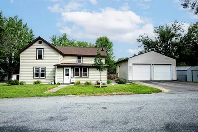 1422 E 11th Street, Menomonie, WI 54751 - Photo 1