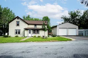 1422 E 11th St, Menomonie, WI 54751 - Photo 1