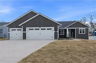 4919 Woodlands Dr, Eau Claire, WI 54703 - Photo 1