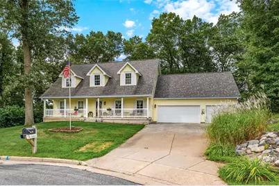 318 Paris Place, Eau Claire, WI 54703 - Photo 1