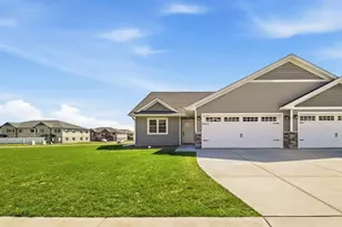 4911 Field Crest Ln, Eau Claire, WI 54701 - Photo 1