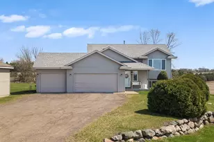 919 189th Ave, New Richmond, WI 54017 - Photo 1