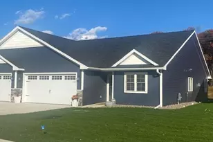 1445 Juniper Pl, Eau Claire, WI 54703 - Photo 1