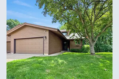 919 Cambridge Court, Altoona, WI 54720 - Photo 1