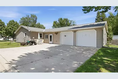 3201 Lotus Street, Eau Claire, WI 54703 - Photo 1