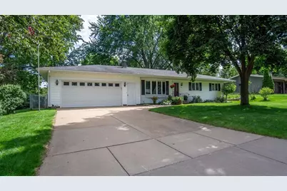 1811 Grandview Drive, Eau Claire, WI 54703 - Photo 1