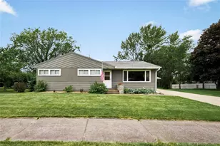 1602 Drury Ct, Eau Claire, WI 54703 - Photo 1