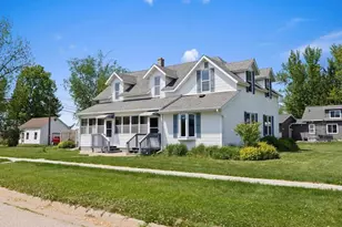 201 W Hogg St, Melrose, WI 54642 - Photo 1