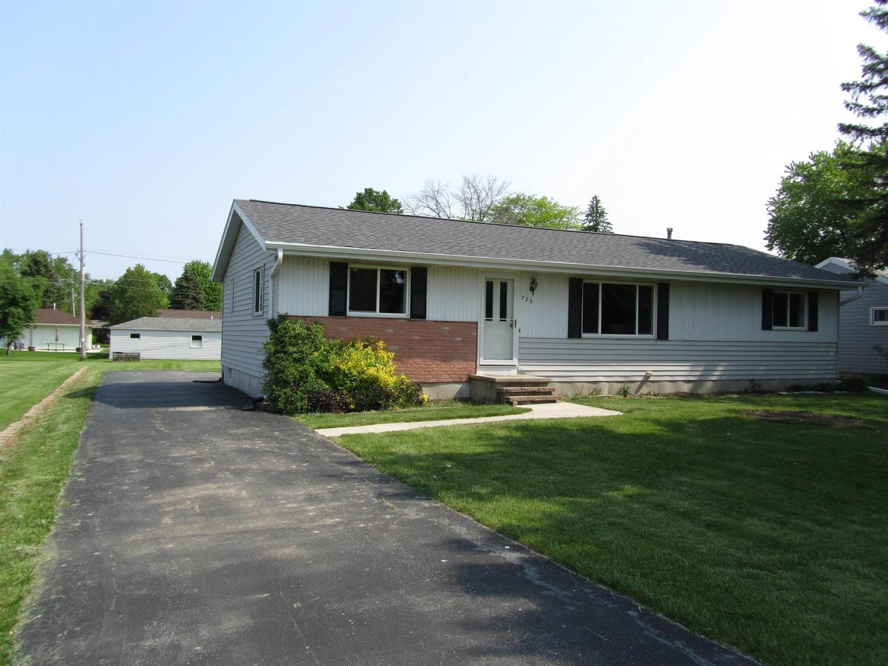 795 E Pioneer Rd, Fond du Lac, WI 54935 MLS 50275252 Coldwell Banker