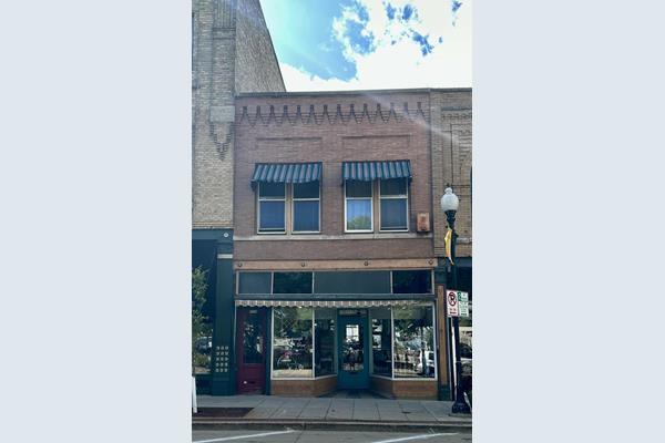 511 N Main St, Oshkosh, WI 54901 - MLS 50280427 - Coldwell Banker