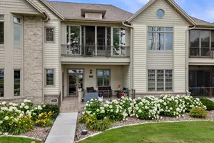 284 E Harbor View Dr, Fond du Lac, WI 54935 - Photo 1