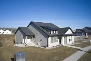 531 Lemere Ct, Green Bay, WI 54313 - Photo 1