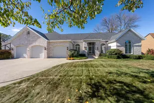 3047 Nicolet Dr, Green Bay, WI 54311 - Photo 1