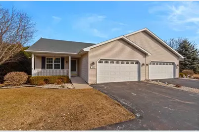 182 Southlake Circle, Fond du Lac, WI 54935 - Photo 1