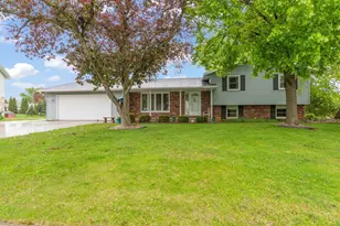 2282 Collier Ct, Green Bay, WI 54311 - Photo 1