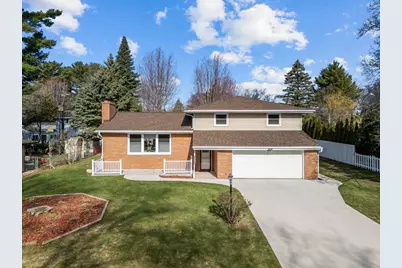 1442 Traeger Street, Green Bay, WI 54304 - Photo 1