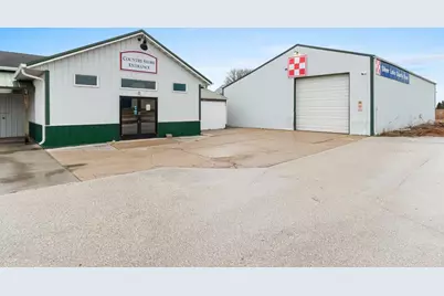 5814 Calumet Avenue, Manitowoc, WI 54220 - Photo 1