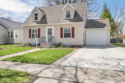 1112 Marquette Avenue, Green Bay, WI 54304 - Photo 1