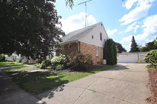 364 E 9th St, Fond du Lac, WI 54935 - Photo 1