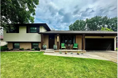 1216 Valley View Road, Green Bay, WI 54304 - Photo 1
