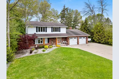 400 E Le Capitaine Circle, Green Bay, WI 54302 - Photo 1