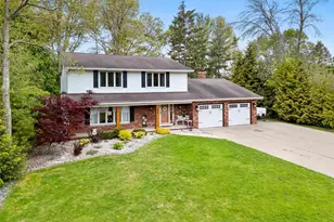 400 E Le Capitaine Cir, Green Bay, WI 54302 - Photo 1