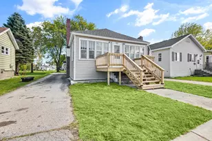 537 6th Ave, Menominee, MI 49858 - Photo 1