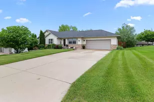 102 Partridge Ct, Beaver Dam, WI 53916 - Photo 1