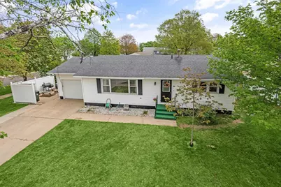 901 S 19th Street, Escanaba, MI 49829 - Photo 1