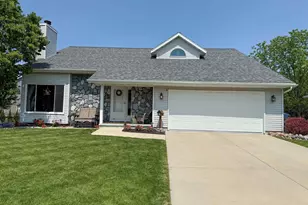 1053 Eastman Ln, Fond du Lac, WI 54935 - Photo 1