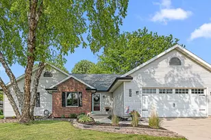 995 Sycamore Tree Dr, Fond du Lac, WI 54935 - Photo 1