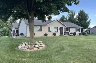 249 Donovan Cir, Rosendale, WI 54974 - Photo 1