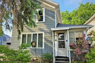 910 School Ave, Oshkosh, WI 54901 - Photo 1