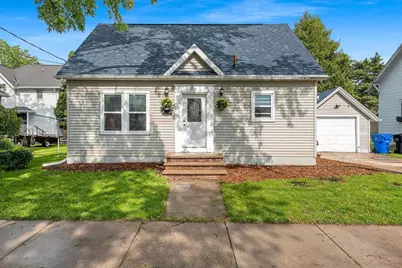 210 S Summit Street, Appleton, WI 54914 - Photo 1