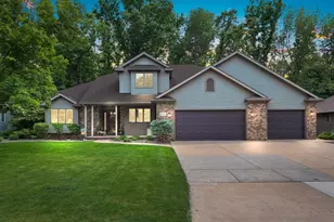 2510 Hillside Heights Dr, Green Bay, WI 54311 - Photo 1