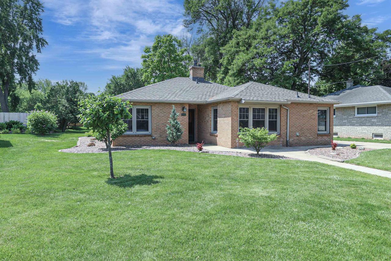 721 Keyes St, Menasha, WI 54952 - MLS 50310062 - Coldwell Banker
