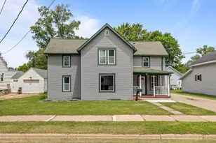 102 10th St, Clintonville, WI 54929 - Photo 1