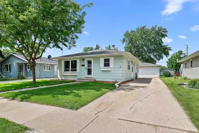 605 E 10th Street, Fond du Lac, WI 54935 - Photo 1