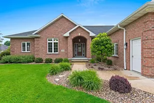 3234 W Twin Pines Ct, Green Bay, WI 54311 - Photo 1