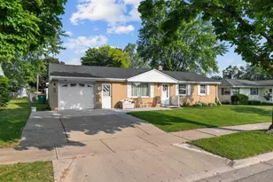 810 Stony Brook Ln, Green Bay, WI 54304 - Photo 1